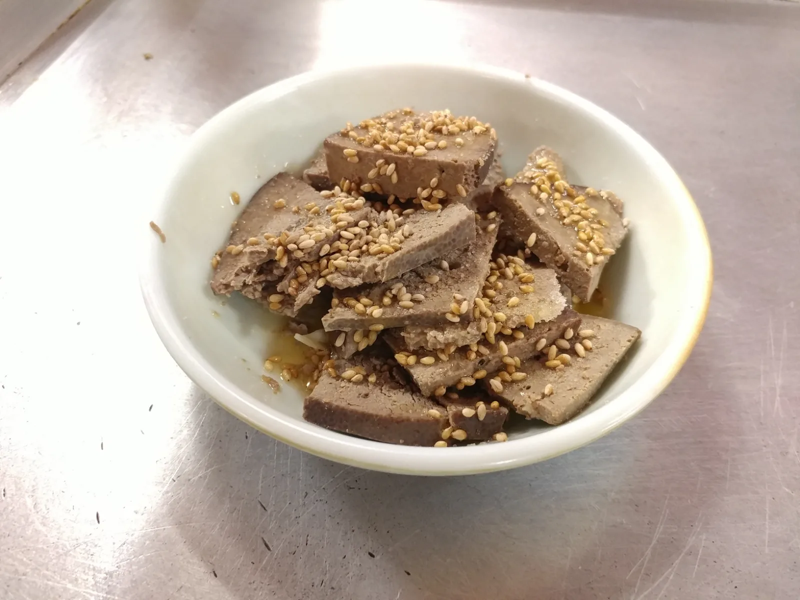 Stir-fried sundae (Korean blood sausage) with vegetables and chili. Photo: Ruliweb