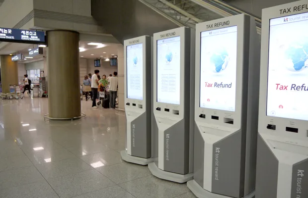 Self-service Tax Refund kiosks at Incheon Airport. Photo: Mediaic